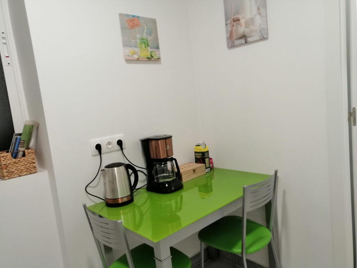 Room In The Center Of Alicante! Bagian luar foto